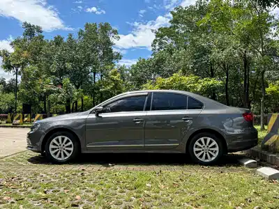 Volkswagen Sagitar 2016