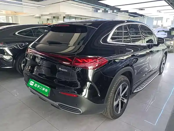 Mercedes-Benz EQE SUV 2024