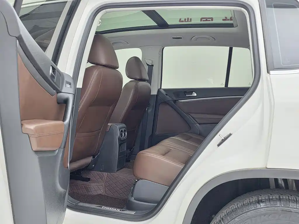 Volkswagen Tiguan 2015 — фото 10