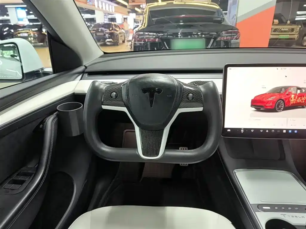 Tesla Model Y 2023 — фото 11