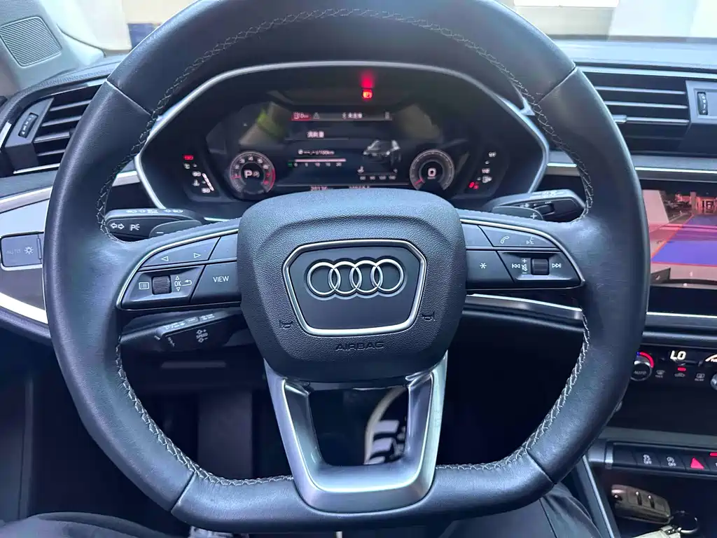 Audi Q3 2022 — фото 12