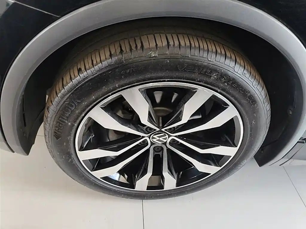Volkswagen Tiguan L 2021 — фото 23