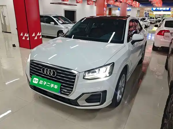 Audi Q2L 2019