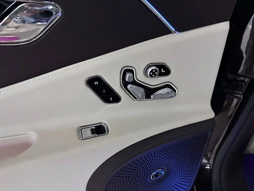 Bentley Flying Spur 2021 — фото 15