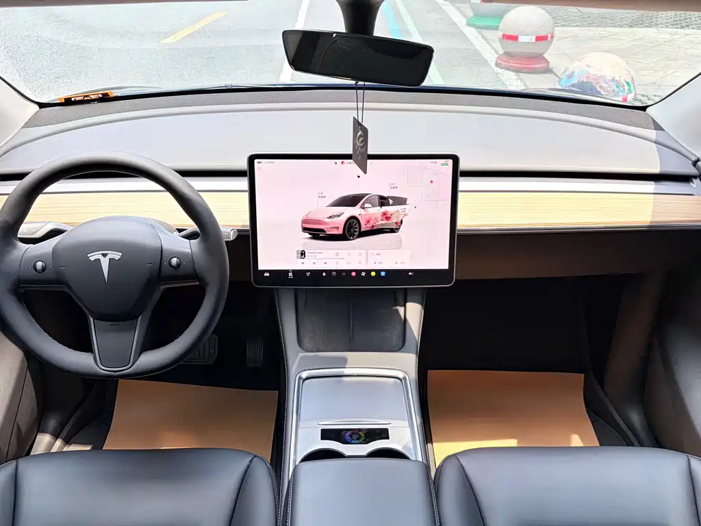 Tesla Model Y 2022 — фото 9