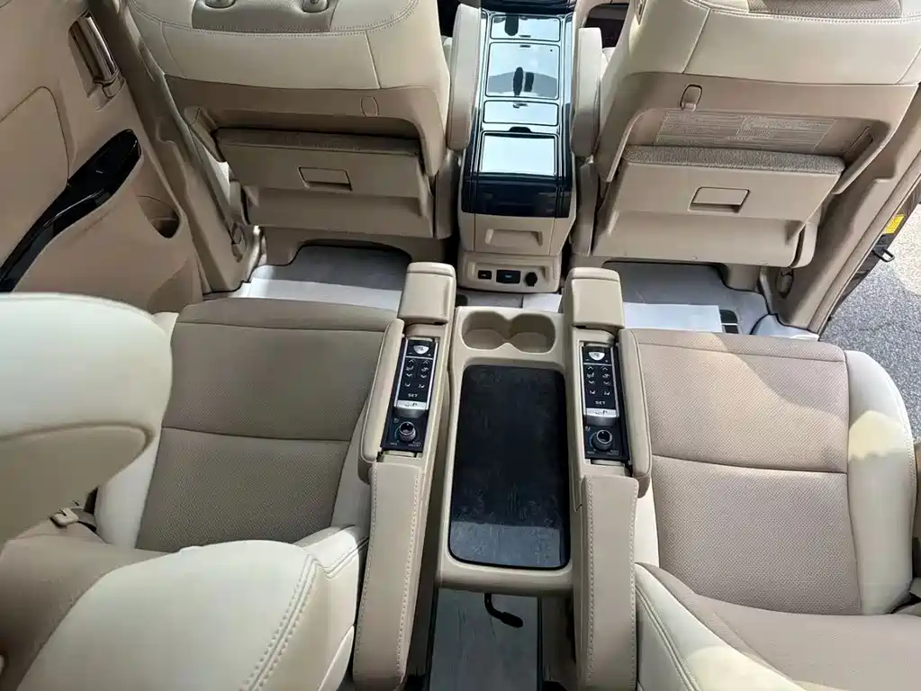 Toyota Alphard 2014 — фото 16