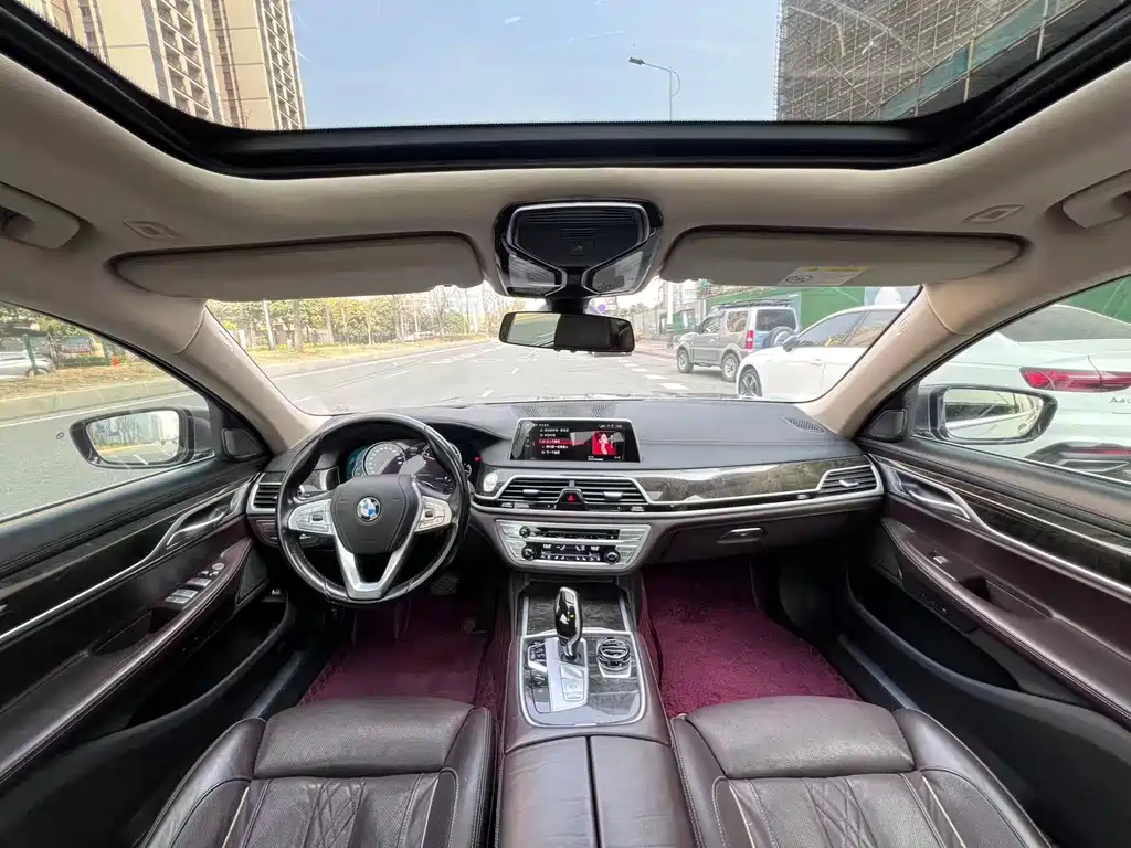 BMW 7 Series 2018 — фото 6