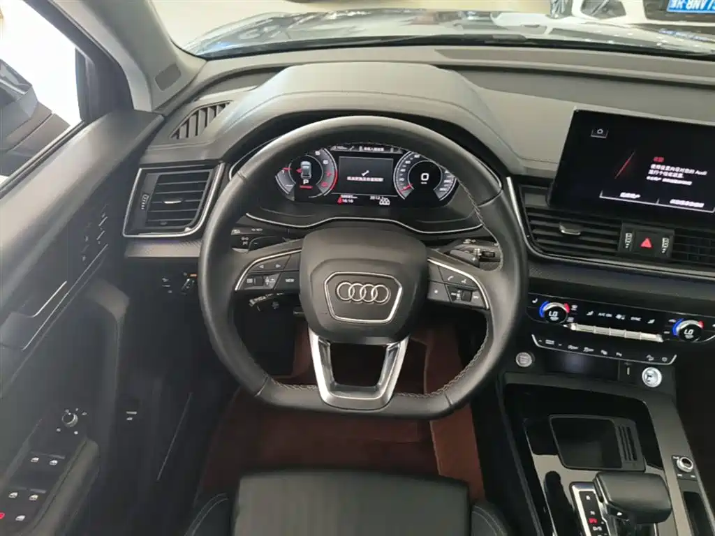 Audi Q5L 2022 — фото 11