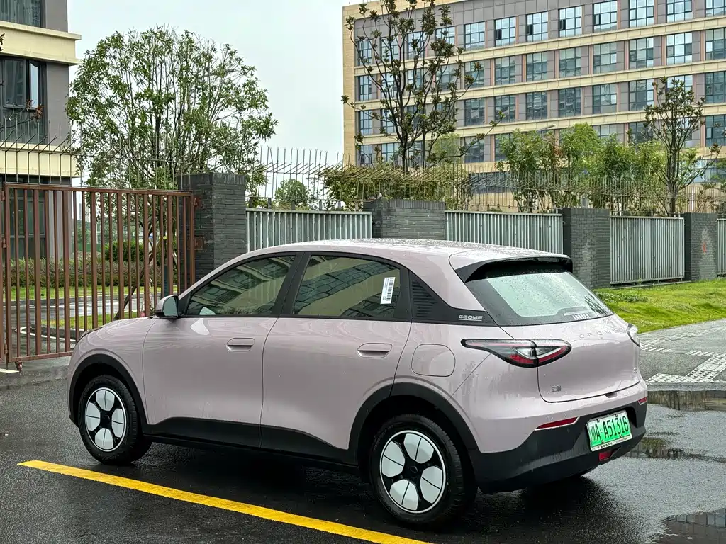 Geely Galaxy Starwish 2025 — фото 16