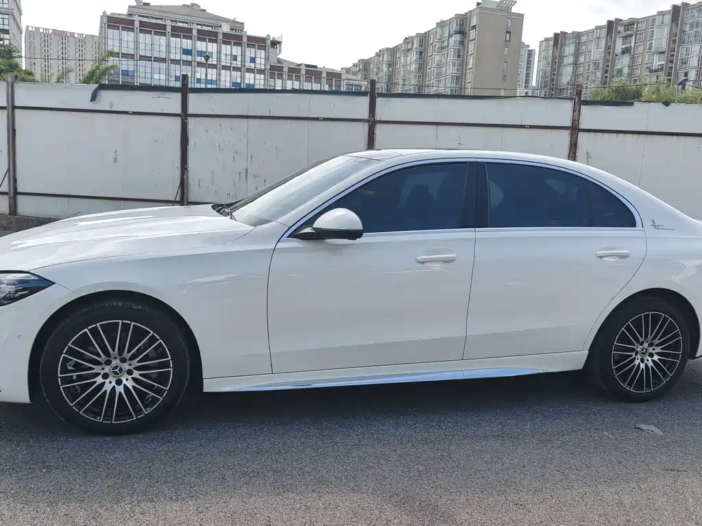 Mercedes-Benz C-Class 2023 — фото 18