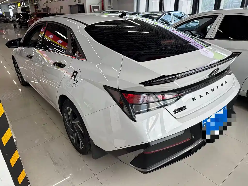 Hyundai Elantra 2024