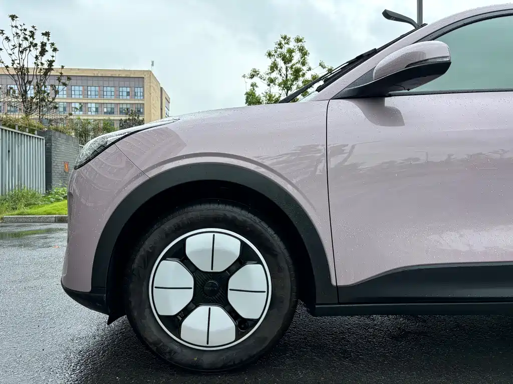 Geely Galaxy Starwish 2025 — фото 13
