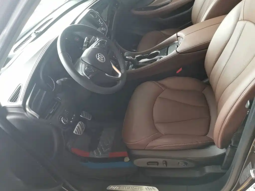 Buick Envision Plus 2018 — фото 15