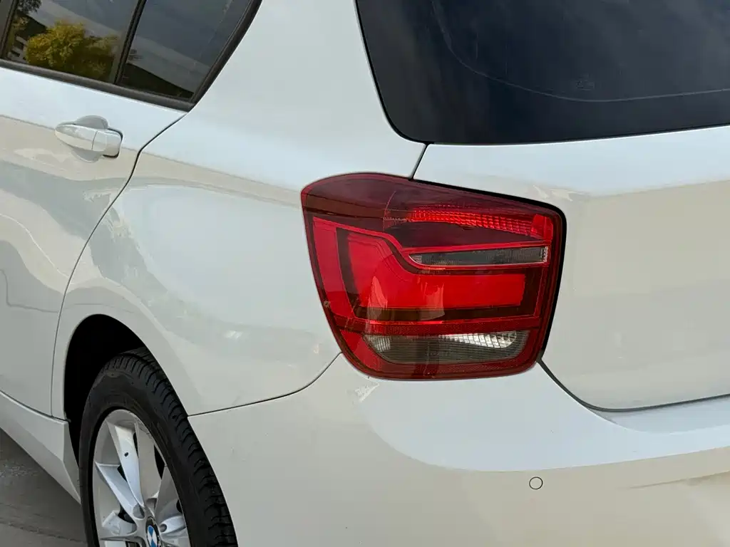 BMW 1 Series 2012 — фото 12