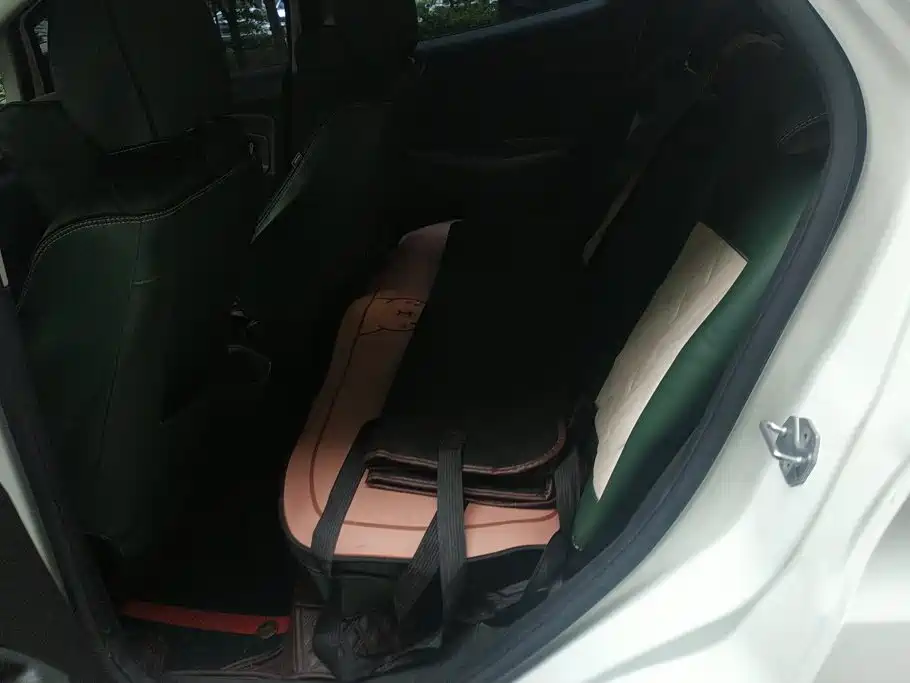 Ford Ecosport 2014 — фото 11
