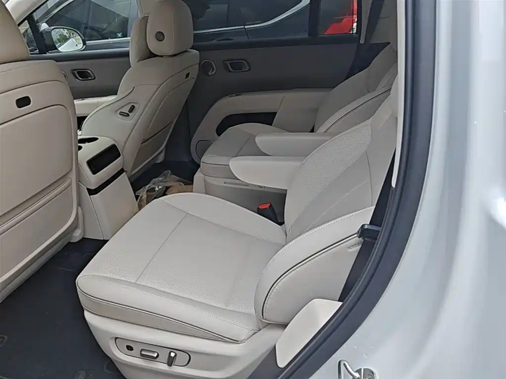 Li Auto i8 2026 — фото 17