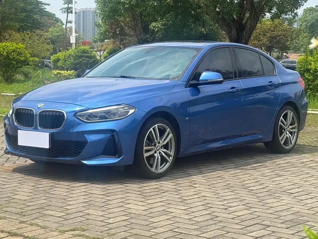 BMW 1 Series 2019 — фото 1