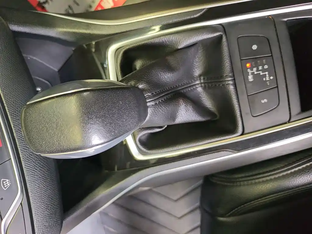 Peugeot 408 2015 — фото 14