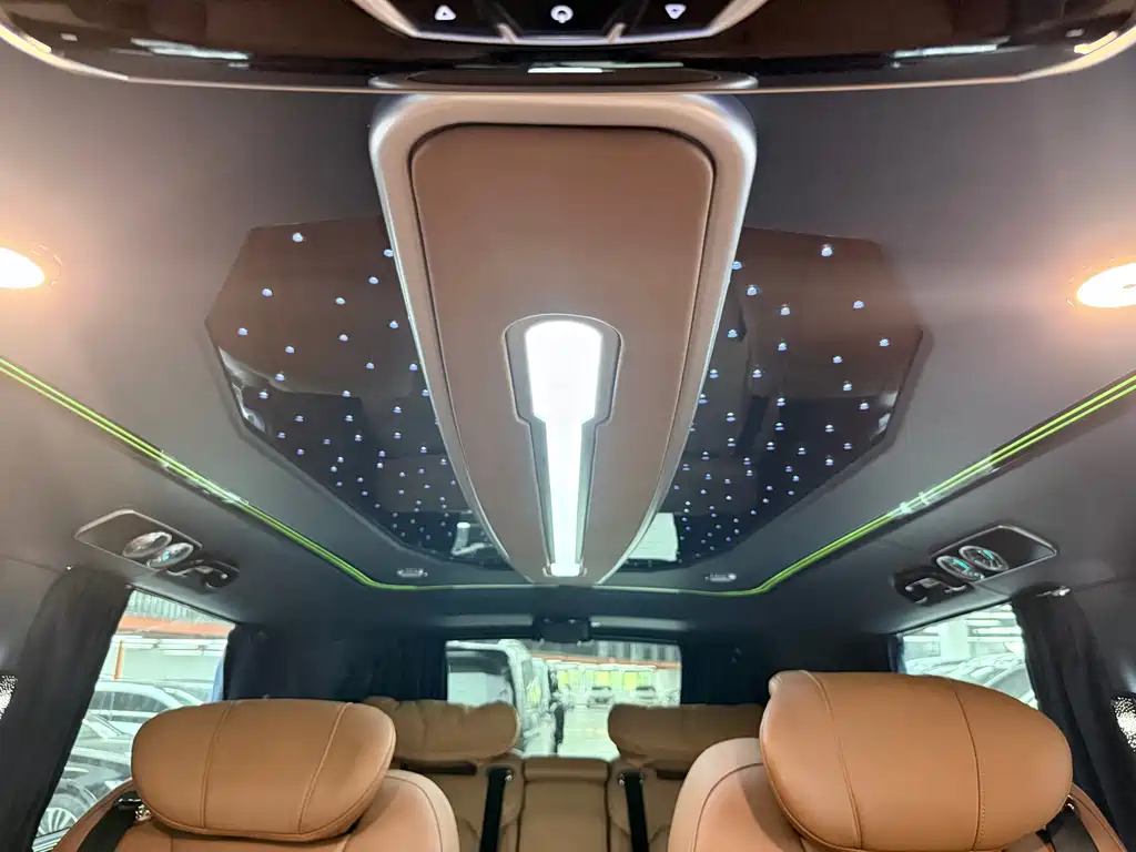 Mercedes-Benz Vito 2023 — фото 19