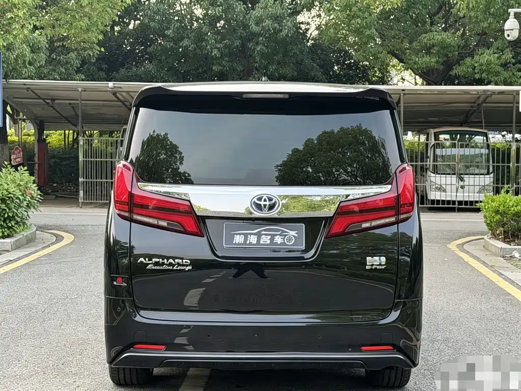Toyota Alphard 2021 — фото 17