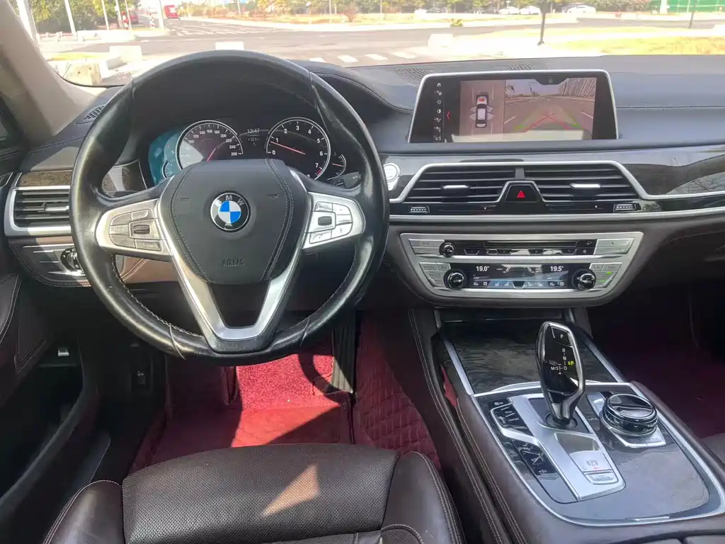 BMW 7 Series 2018 — фото 4