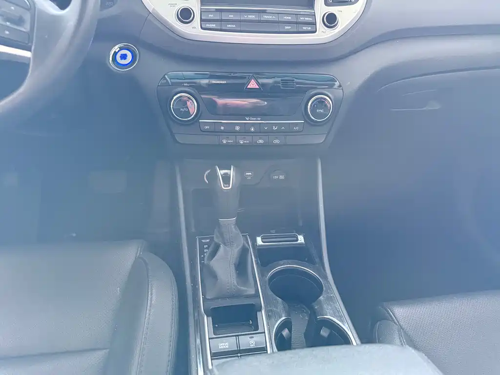 Hyundai Tucson 2017 — фото 16