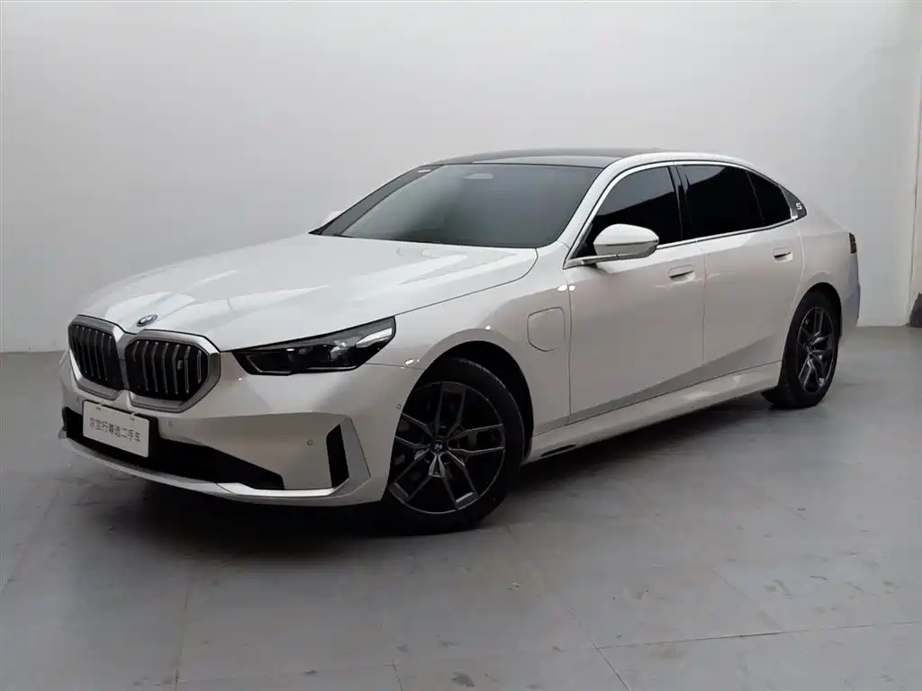 BMW i5 2025 — фото 1