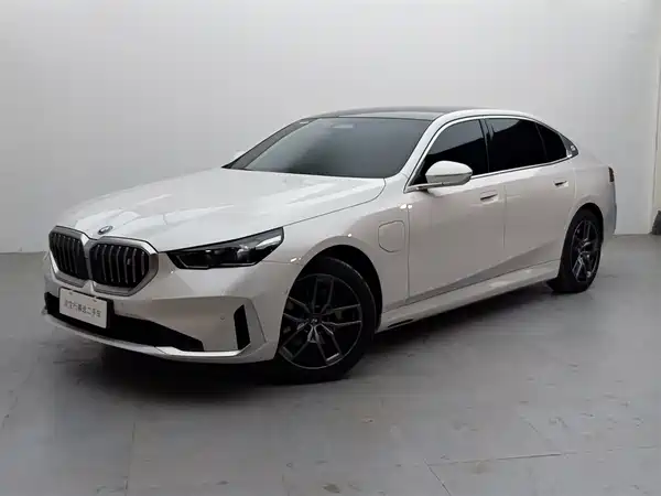 BMW i5 2025