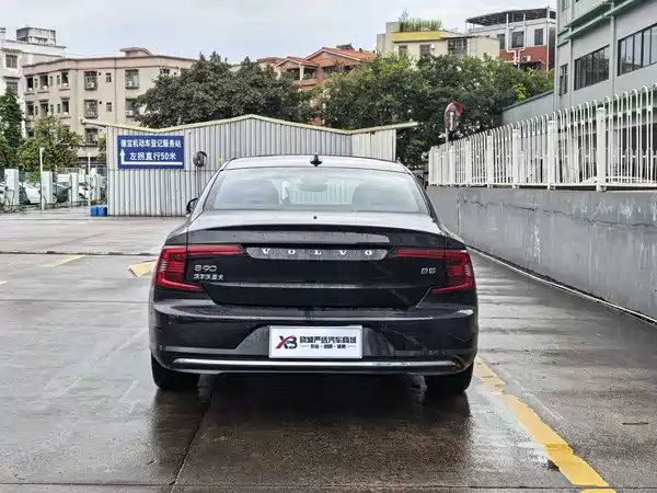 Volvo S90 2024