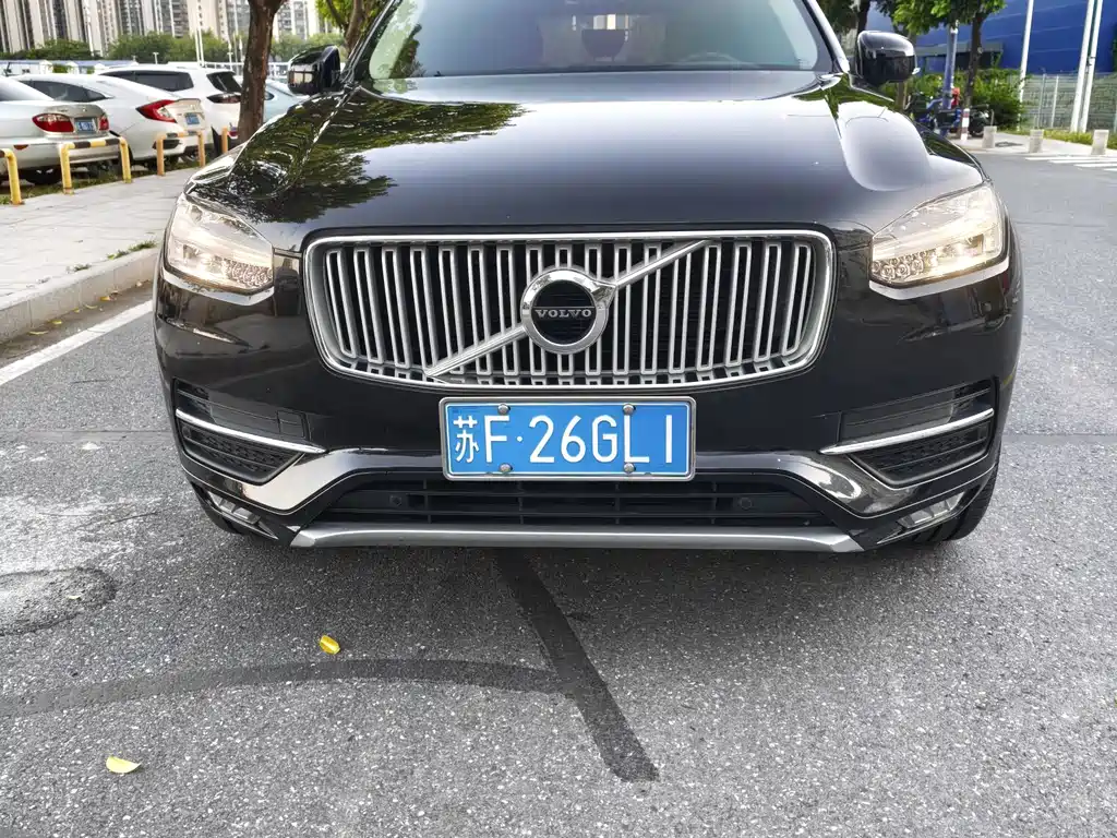 Volvo XC90 2018 — фото 1