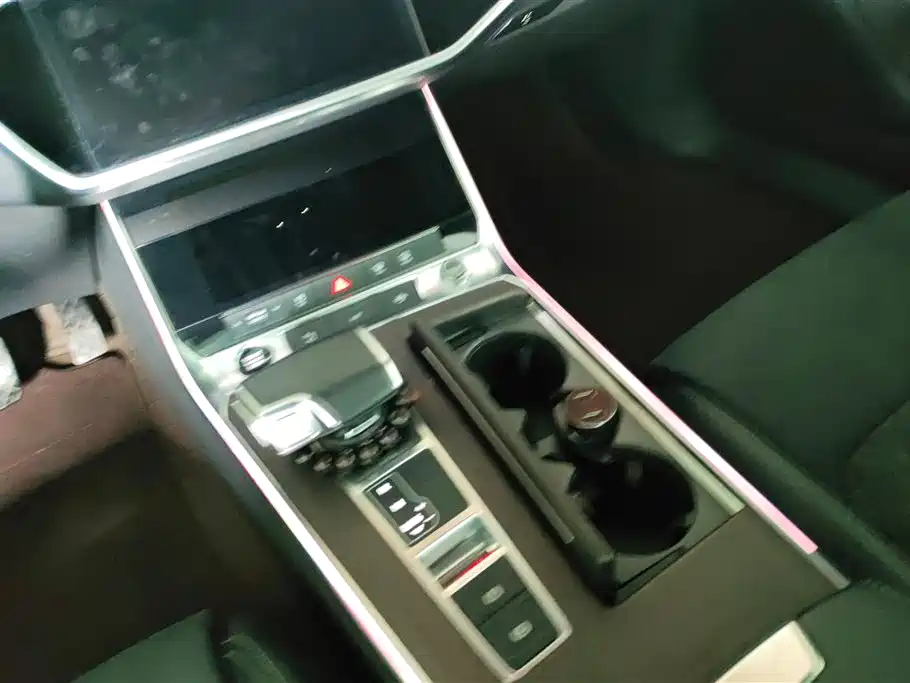 Audi A7L 2022 — фото 16