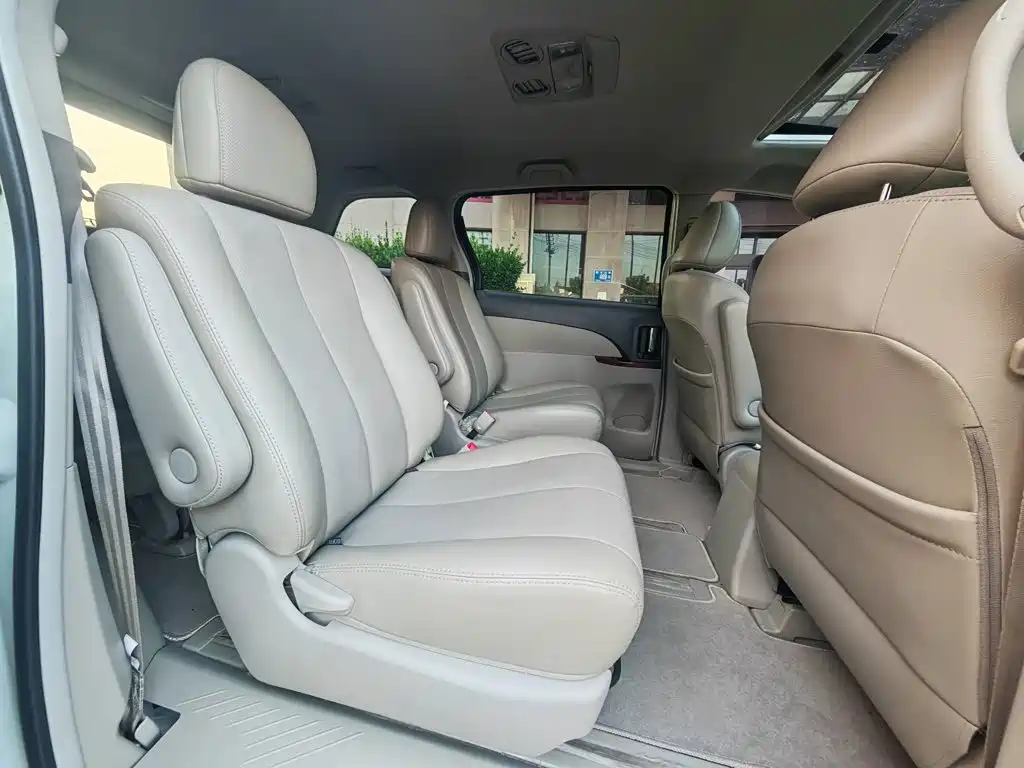 BYD M6 2015 — фото 20