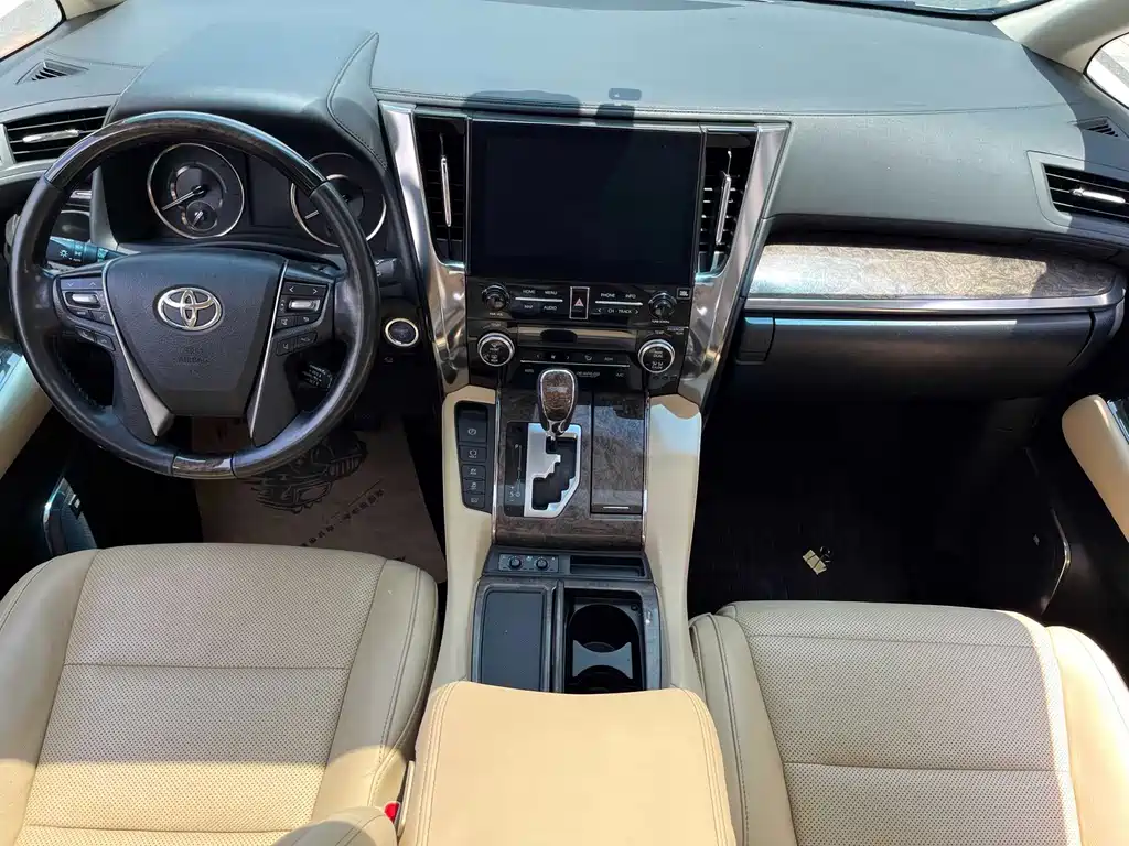 Toyota Alphard 2021 — фото 8