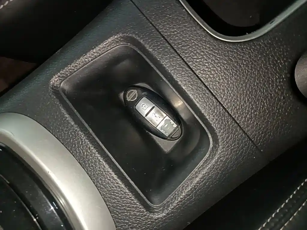 Nissan Tiida 2018 — фото 9