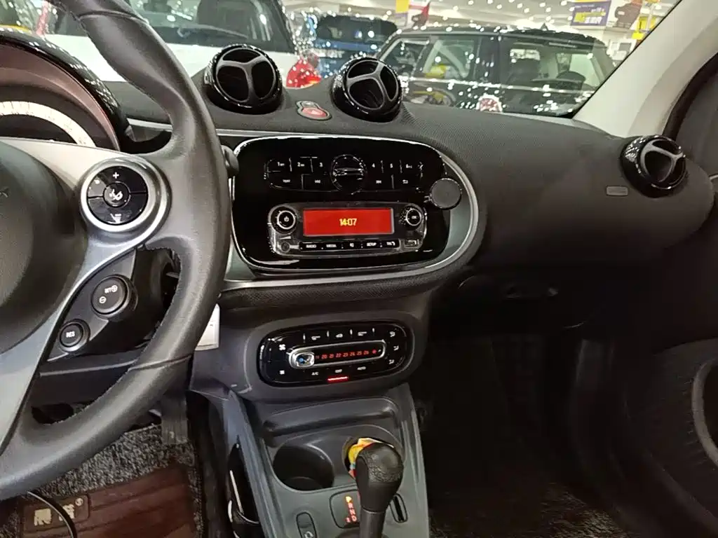 smart fortwo 2017 — фото 13