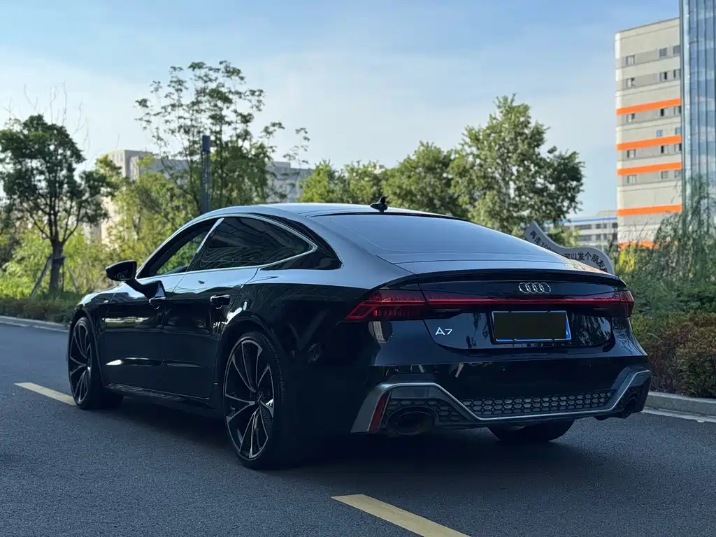Audi A7 2021 — фото 13