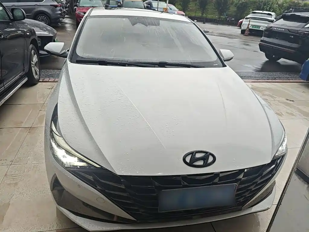 Hyundai Elantra 2023