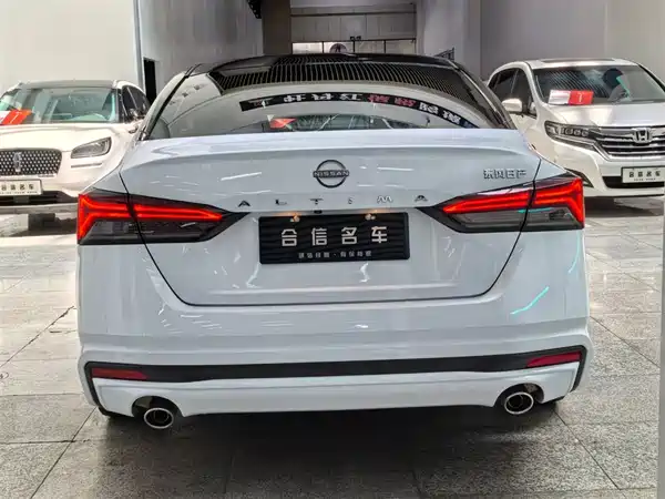 Nissan Teana 2024