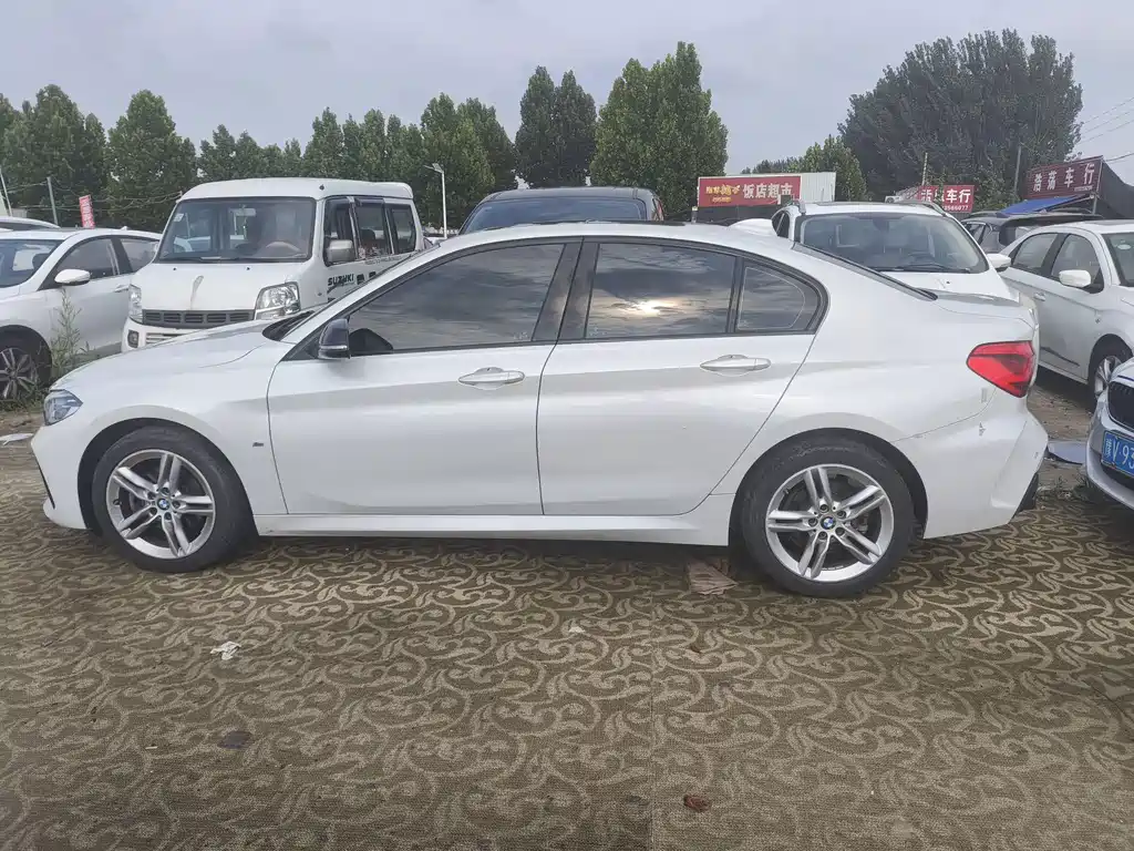 BMW 1 Series 2021