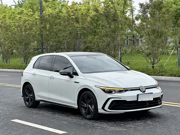 Volkswagen Golf 2023
