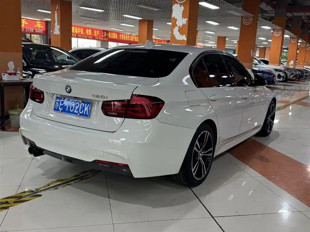 BMW 3 Series 2019 — фото 11