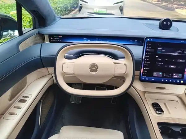 NIO ET9 2025