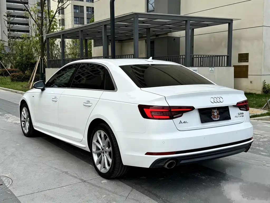 Audi A4L 2018 — фото 14