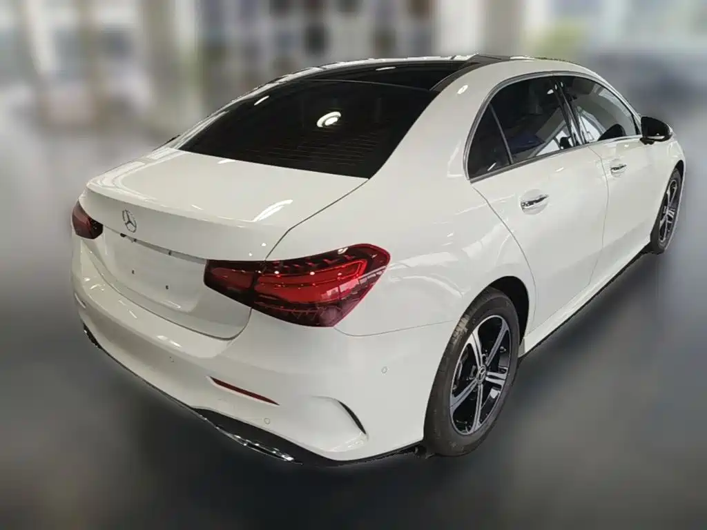 Mercedes-Benz A-Class 2024 — фото 10
