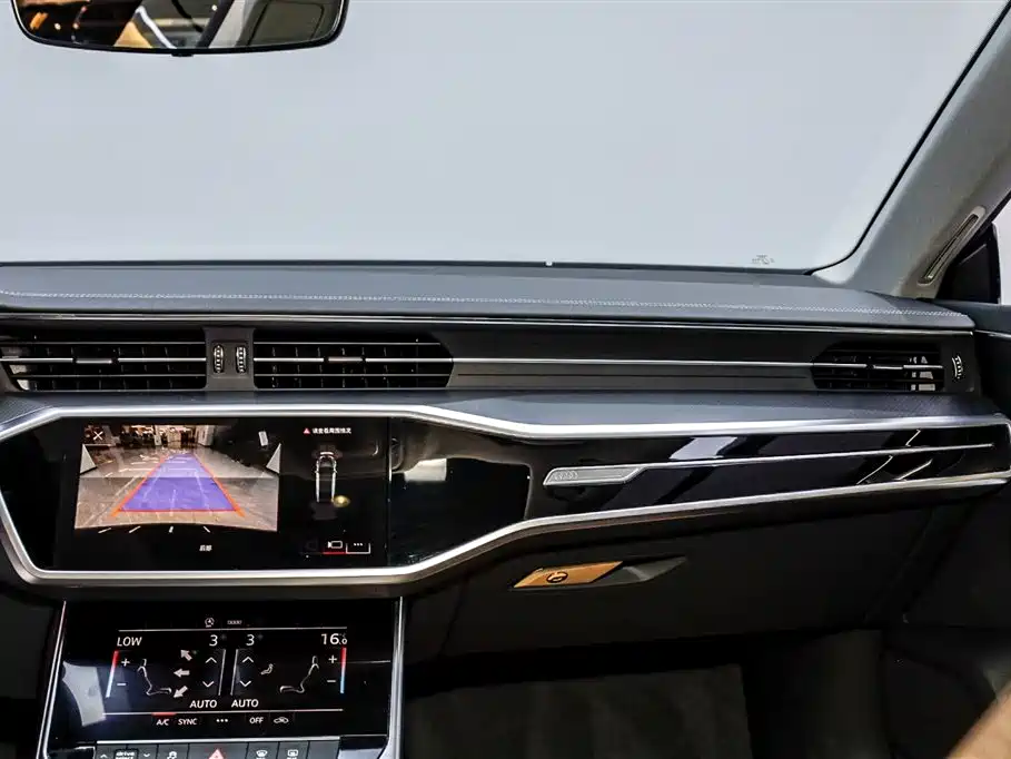 Audi A7L 2024 — фото 17