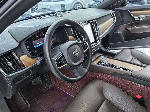 Volvo S90 2022