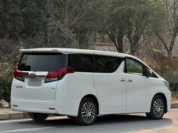Toyota Alphard 2015
