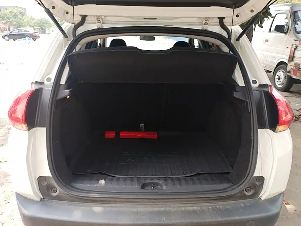 Peugeot 2008 2015 — фото 19