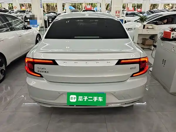 Volvo S90 2022