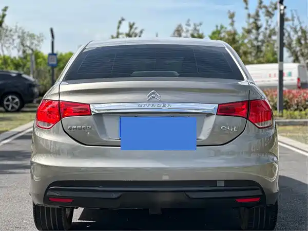 Citroën C4L 2013